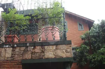 Casa à venda com 4 quartos, sendo 2 suítes,  em aclimação, são paulo - sp