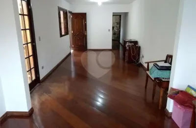 Sobrado à venda com 4 quartos, sendo 2 suítes,  em saúde, são paulo - sp