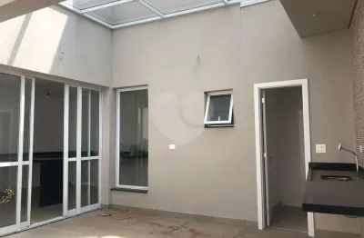 Sobrado à venda com 3 quartos, sendo 3 suítes,  em saúde, são paulo - sp