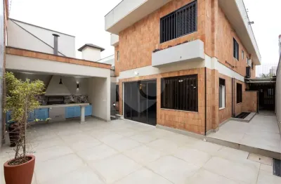 Sobrado à venda com 4 quartos, sendo 4 suítes,  em saúde, são paulo - sp