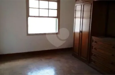 Sobrado à venda com 3 quartos em Planalto Paulista, São Paulo, SP