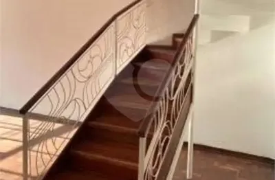 Sobrado à venda com 3 quartos, sendo 1 suíte,  em Campo Belo, São Paulo, SP