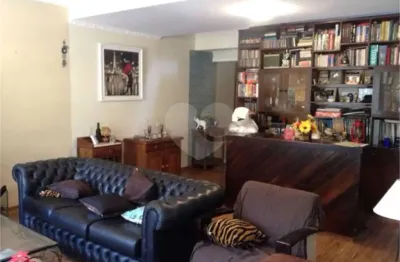 Sobrado à venda com 3 quartos, sendo 1 suíte,  em Jabaquara, São Paulo, SP