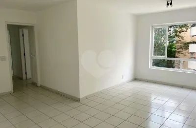 Apartamento para alugar com 3 quartos, sendo 1 suíte,  no condomínio Emilia Candreva, São Paulo - SP