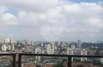 Cobertura à venda com 3 quartos, sendo 1 suíte,  no condomínio Ilha Bela, São Paulo - SP