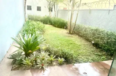 Casa à venda com 5 quartos, sendo 2 suítes,  em Moema, São Paulo - SP