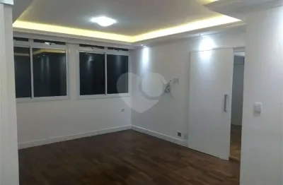 Apartamento à venda com 3 quartos, sendo 1 suíte,  no condomínio Jarandi, São Paulo - SP