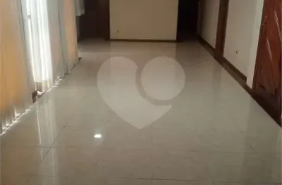 Apartamento à venda com 5 quartos, sendo 4 suítes,  no condomínio versarille, são paulo - sp