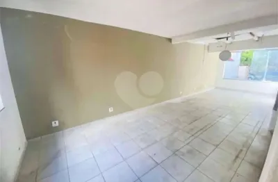 Casa comercial com 2 salas para alugar na Rua Abílio Soares, Paraíso, São Paulo