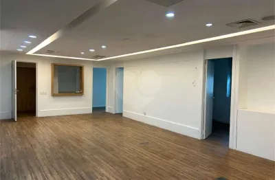 Sala comercial à venda ou para alugar no condomínio arruda botelho, são paulo - sp