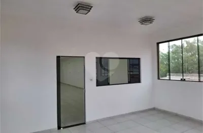 Ponto comercial com 3 salas para alugar na Rua Rodrigues Caldas, São Mateus, São Paulo