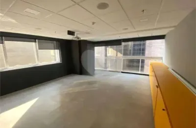 Sala comercial com 4 salas para alugar na Rua Frei Caneca, Bela Vista, São Paulo