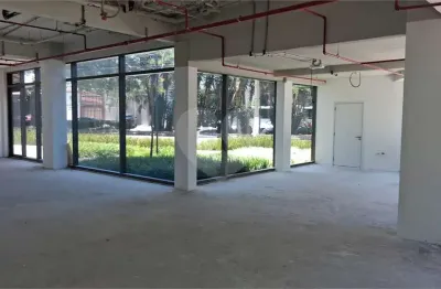 Loja à venda ou para alugar no condomínio Varanda Cidade Jardim, São Paulo - SP