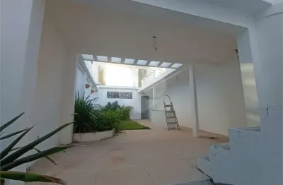 Casa comercial com 7 salas para alugar na Rua Visconde de Guaratiba, Ipiranga, São Paulo