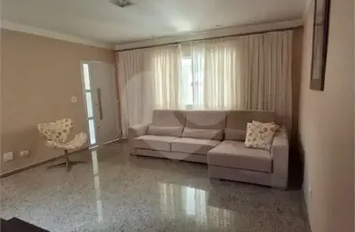 Sobrado à venda com 4 quartos, sendo 1 suíte,  em vila nivi, são paulo - sp