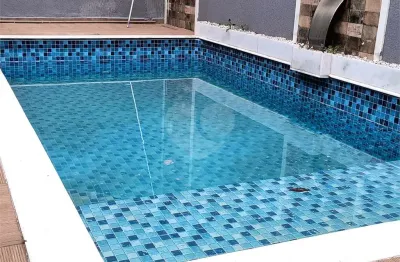 Sobrado à venda ou para alugar com 3 quartos, sendo 3 suítes,  em City Recanto Anastácio, São Paulo, SP