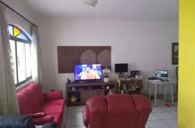 Casa Térrea à venda com 4 quartos, sendo 1 suíte,  em Vila Medeiros, São Paulo, SP