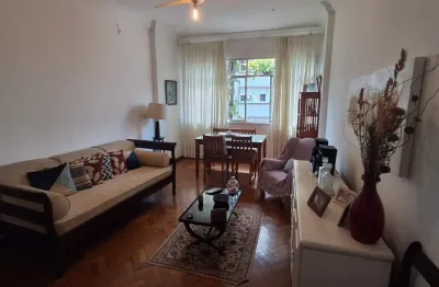 Apartamento com sala ampla e dois quartos na rua dias ferreira