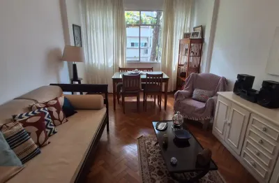Apartamento com sala ampla e dois quartos na rua dias ferreira