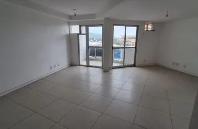 Cobertura com 197 metros, quatro quartos e três suítes na freguesia