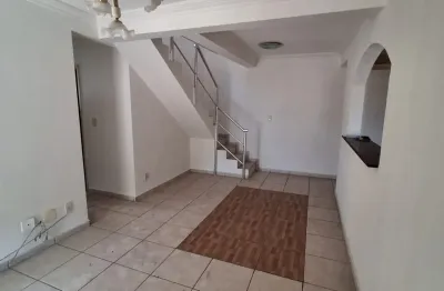 Cobertura com três quartos e lazer privativo no Condomínio Spazio Renault