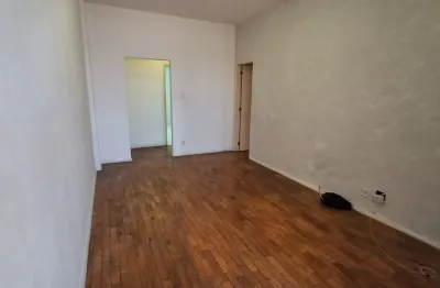 Apartamento com Sala  dois quartos na Rua São Francisco Xavier