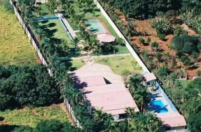 Viva em um paraíso particular com lazer completo para sua família.