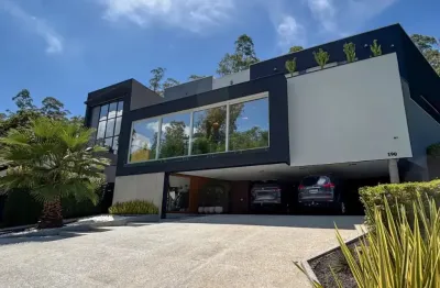 Casa à venda no condomínio reserva santa maria com 5 quartos sendo 5 suítes e 662m²