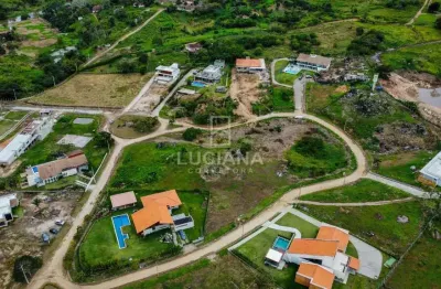 Terreno de 2000m² em excelente condomínio estilo country
