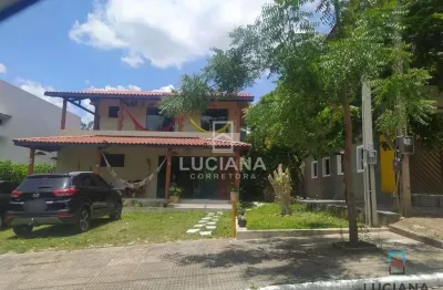 Casa com 3 terraços, 4 quartos (sendo 3 suítes) em condomínio