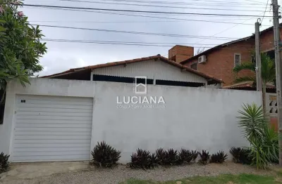 Localizada a minutos do centro! casa em ótima área residencial em gravatá/pe