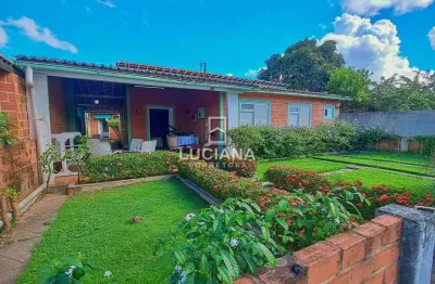 Casa em condomínio com ótima localização em gravatá/pe para locação