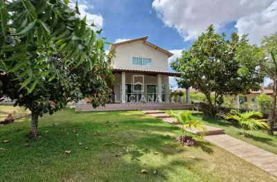 Casa com 4 suítes em condomínio perto da via local em gravatá/pe