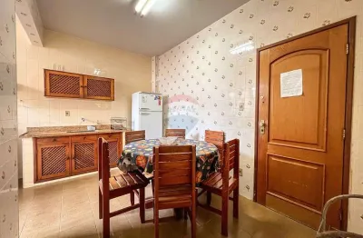 Apartamento de 2 quartos a venda a 200m da praia do forte em cabo frio/rj! - apenas 360 mil!
