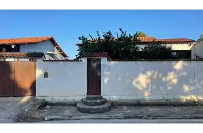 Casa 2 quartos, edícula no centro de araruama a venda, 130m2 - por r$530.000,00