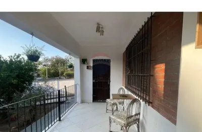 Casa 2 quartos e edícula, no centro de araruama a venda, 130m2 - por r$530.000,00