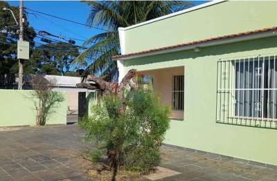 Casa espaçosa de 3 quartos, 300m2, a venda em são cristóvão/ cabo frio: seu novo lar!