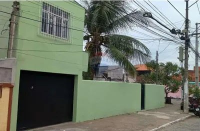 Casa espaçosa de 3 quartos, 300m2, a venda em são cristóvão/ cabo frio: seu novo lar!