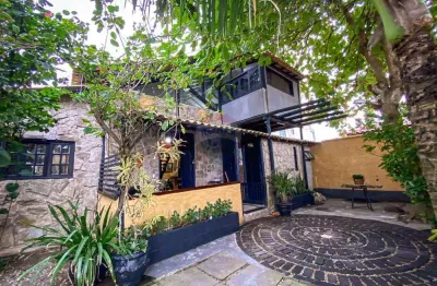 Pequeno condomínio familiar a venda: casas independentes na orla de unamar/cabo frio - 700m2, apenas r$ 600 mil