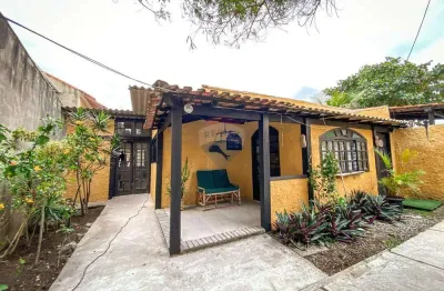 Casa de 2 quartos à beira-mar em unamar, cabo frio! apenas 250 mil.