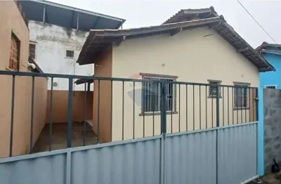 Casa de 2 quartos com 70m2, na Cidade Praiana, em Rio das Ostras/RJ!