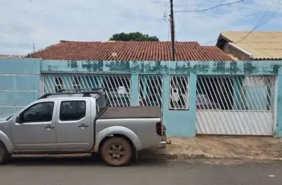 Vendo casa 3/4 com piscina no canelas em várzea grande - mt