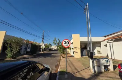 Casa 3/4 condomínio esmeralda excelente localização.