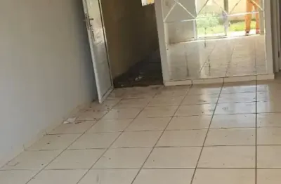 Alugo casa 2/4 sendo 2 suites condomínio terra nova em várzea grande.