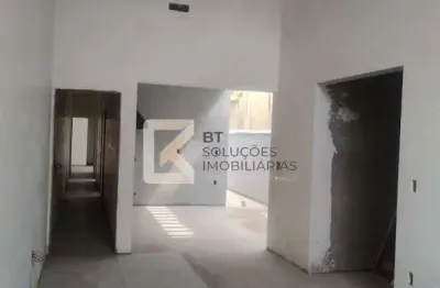 Casa com 3 dormitórios sendo 1 suíte à venda, 180 m² de terreno e 122 m² de área construída por r$