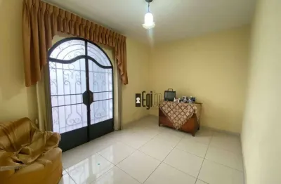Linda casa 2 quartos com quintal no manoel honório !!