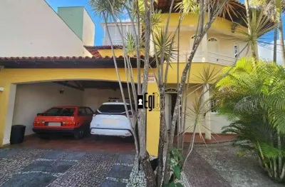 Casa com 7 dormitórios à venda, 286 m² por R$ 900.000,00 - Quintas das Avenidas - Juiz de Fora/MG