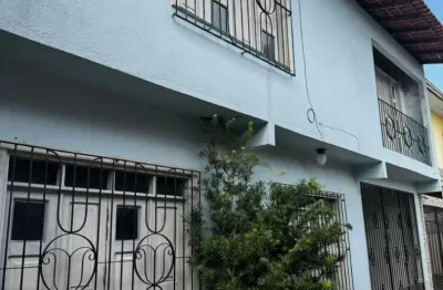 Alugo casa de dois andares de 140m2 , rua manoel barata, cruzeiro