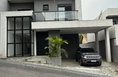 Belíssima casa para locação – condomínio fechado | residencial das ilhas   localizada em um dos condomínios mais desejados da região, a apenas 5 minutos do centro de bragança paulista e do lago do tab