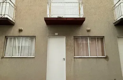 Sobrado semimobiliado para locação – condomínio fechado bairro lava-pé | próximo ao supermercado spani – bragança paulista/sp